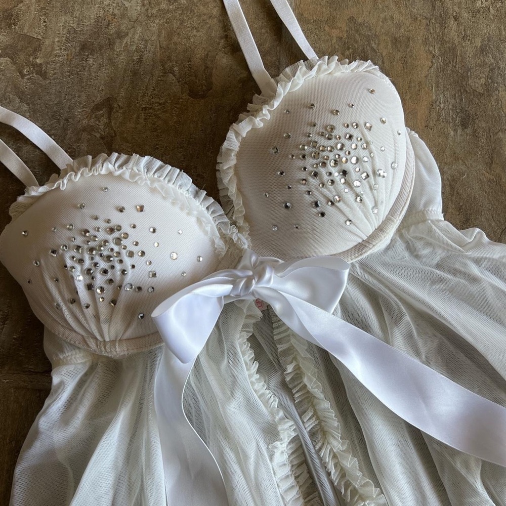 Victoria’s Secret Ivory/White Babydoll